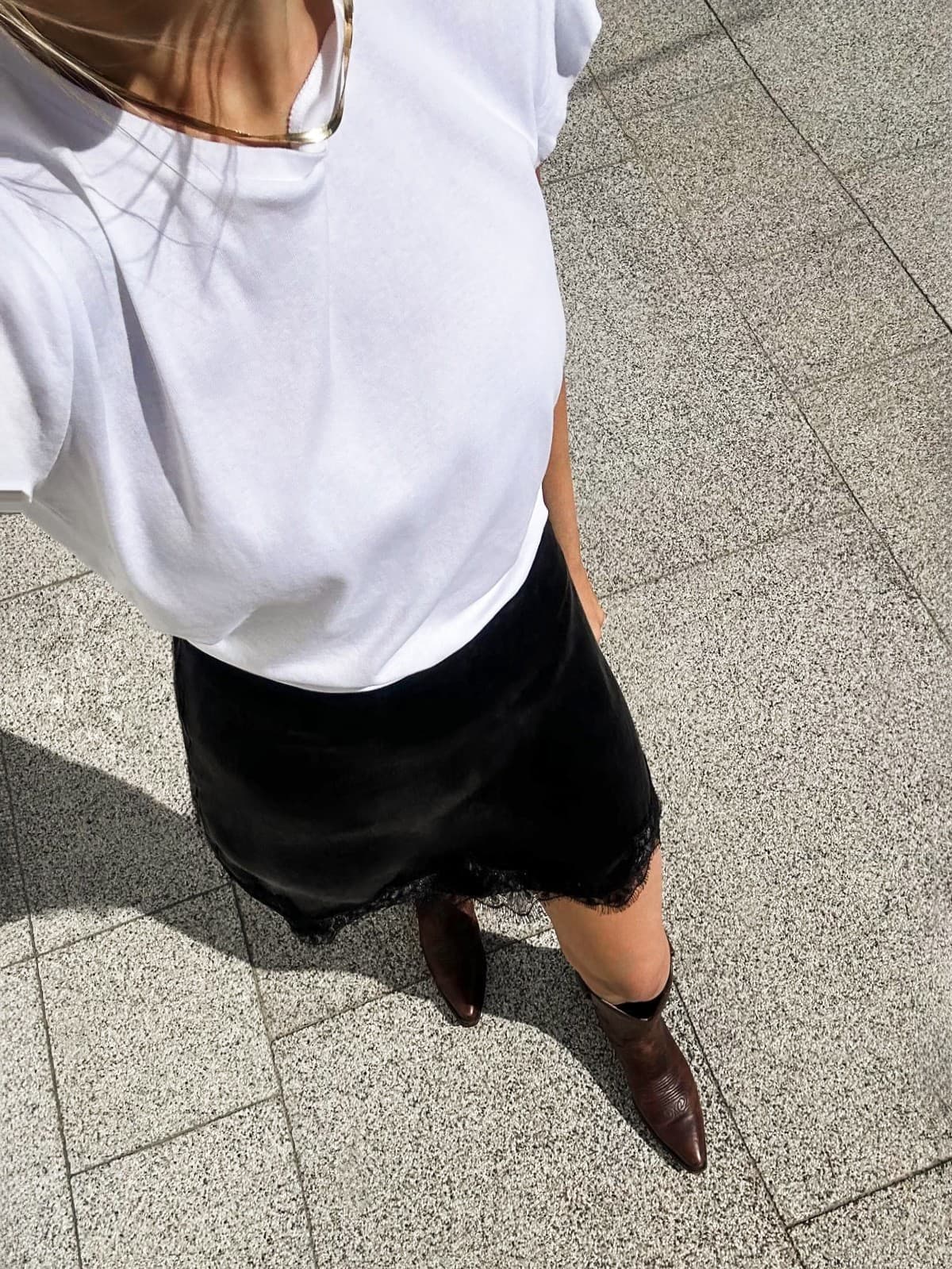 JOLIE BLACK LACE SKIRT