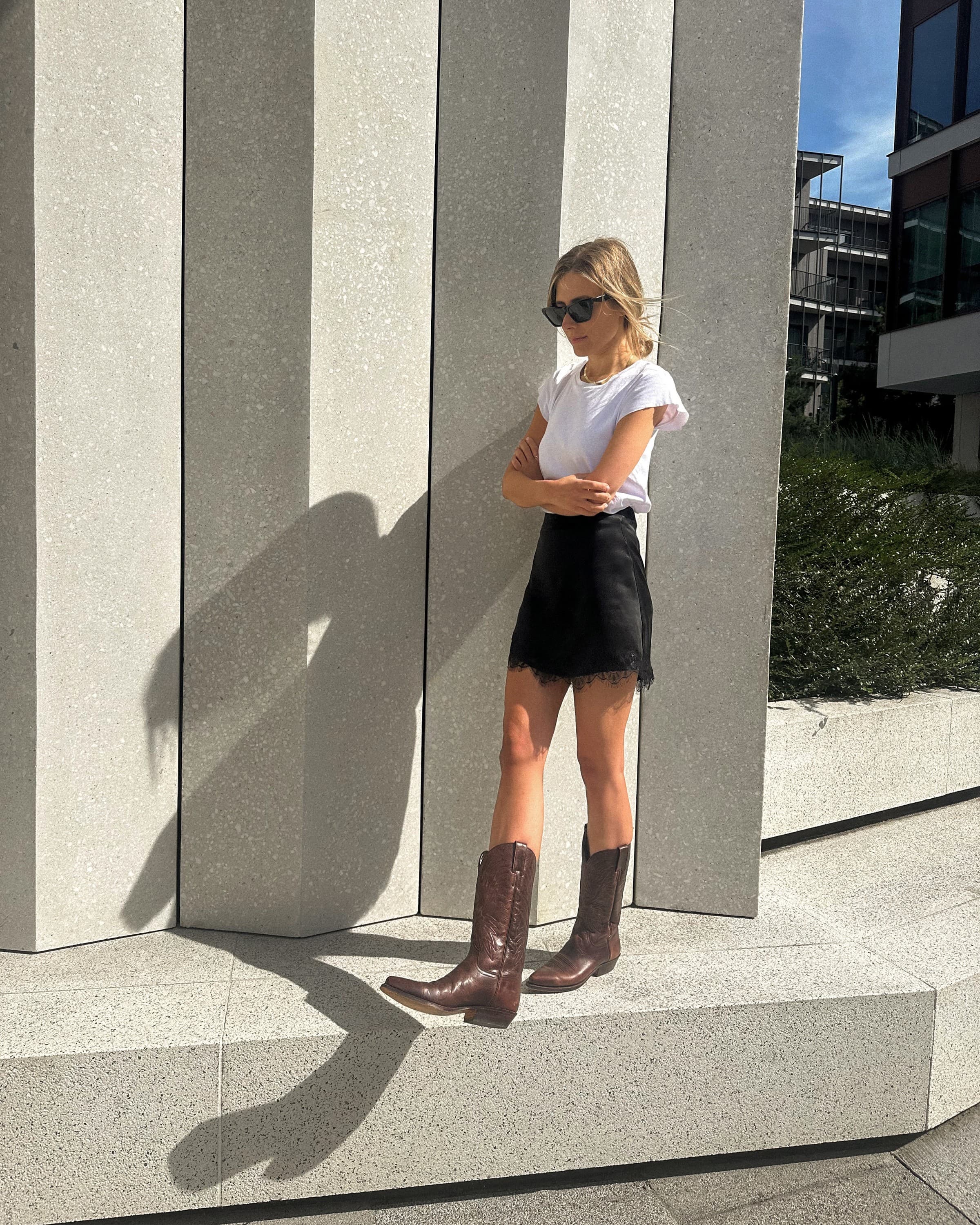 JOLIE BLACK LACE SKIRT