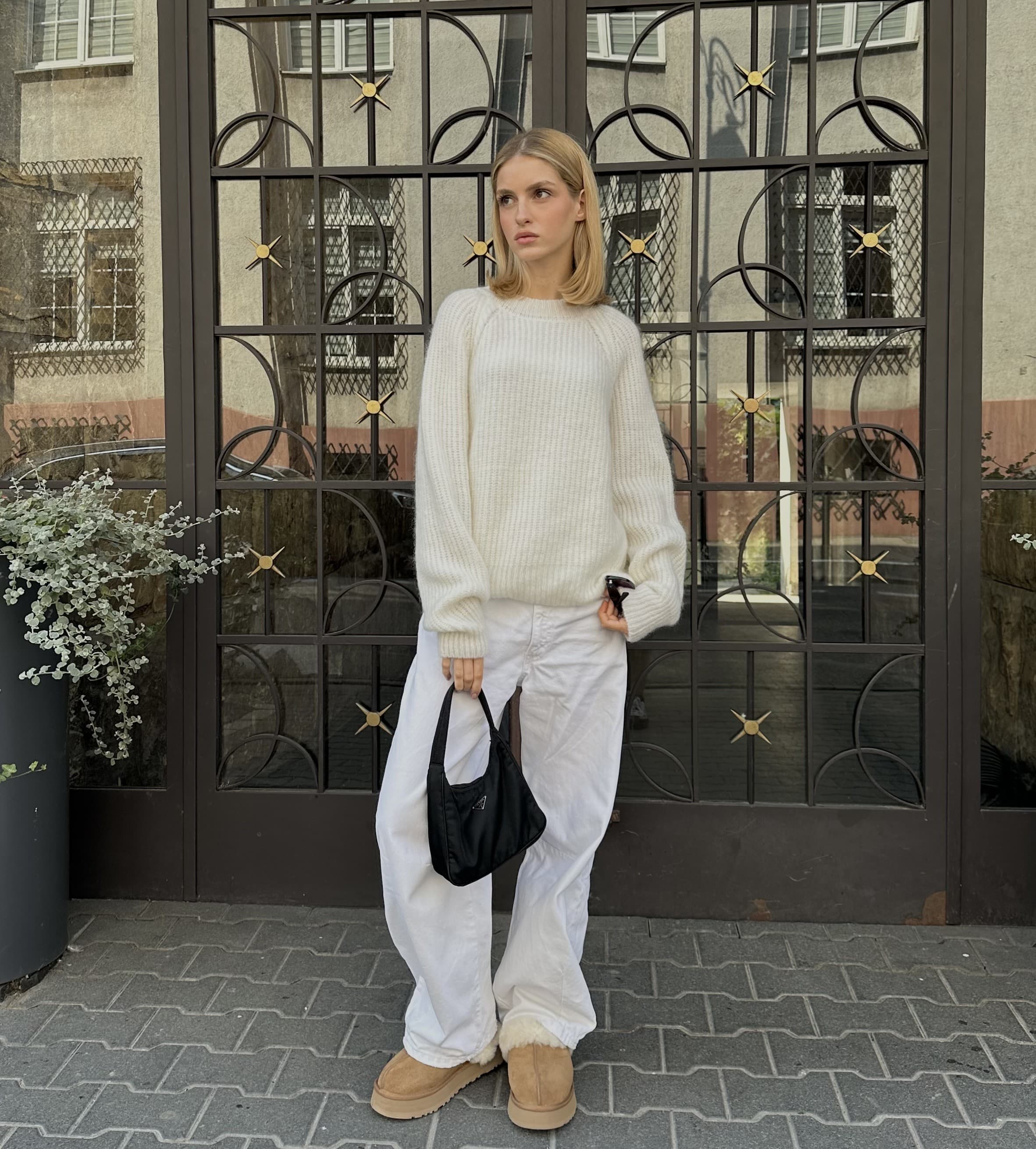 MUSE WHITE SWEATER