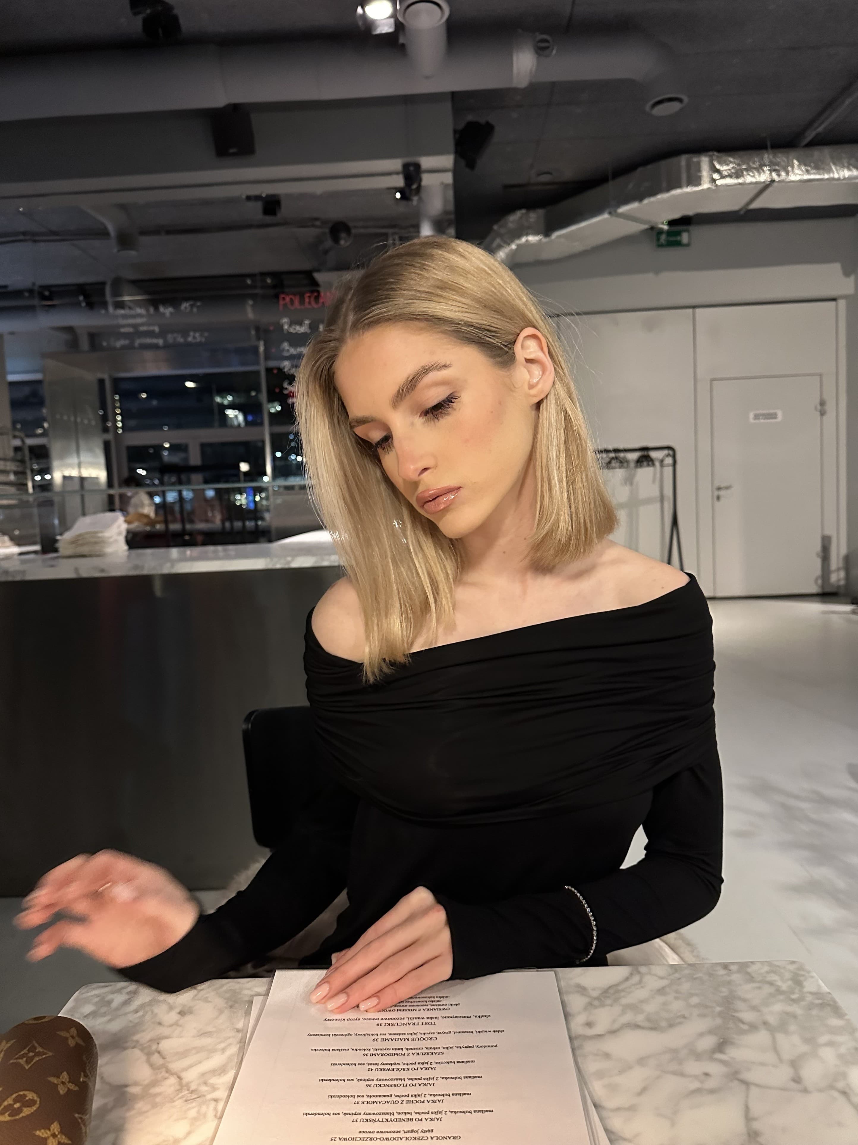 THEA TOP