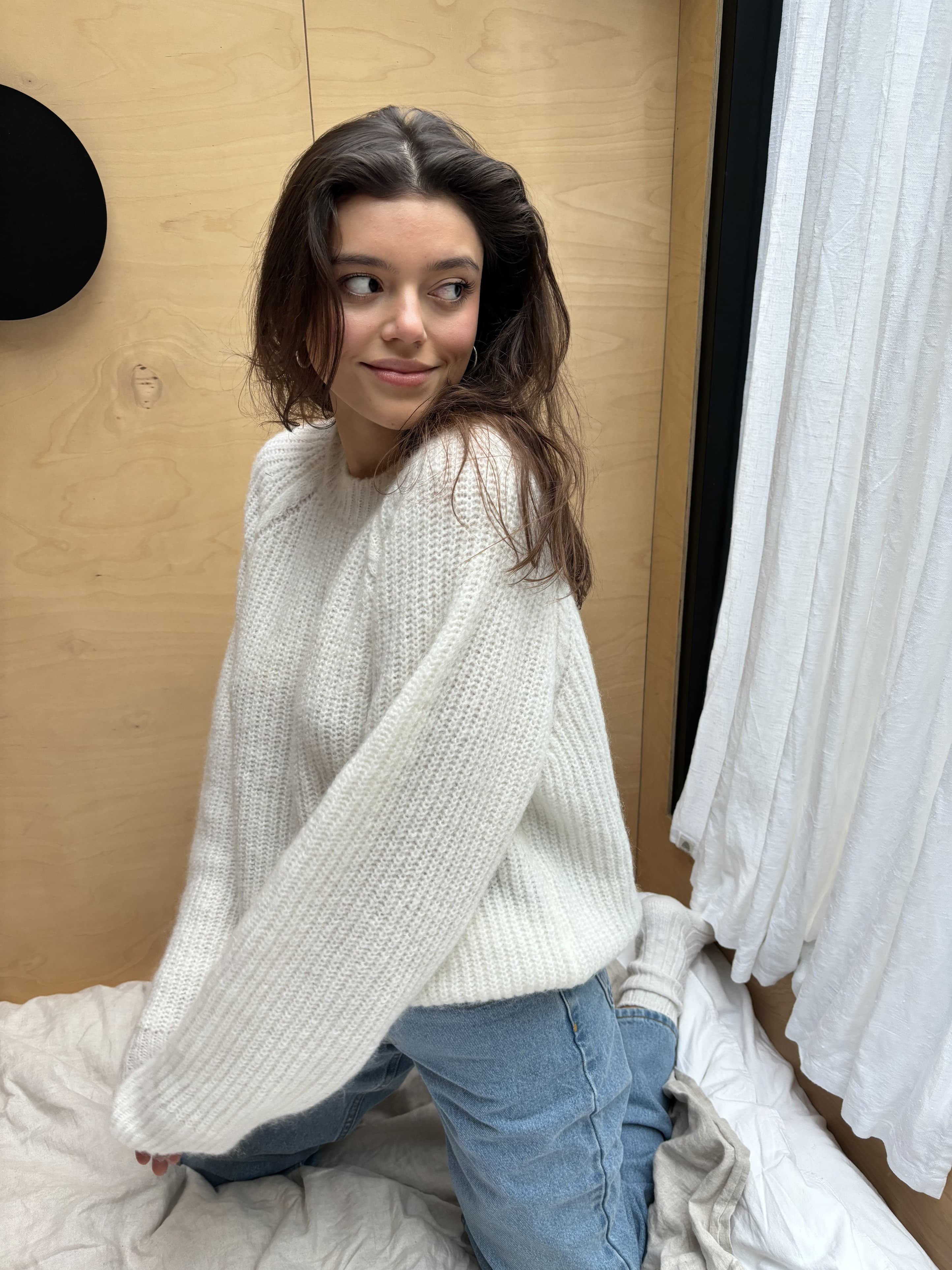 MUSE WHITE SWEATER