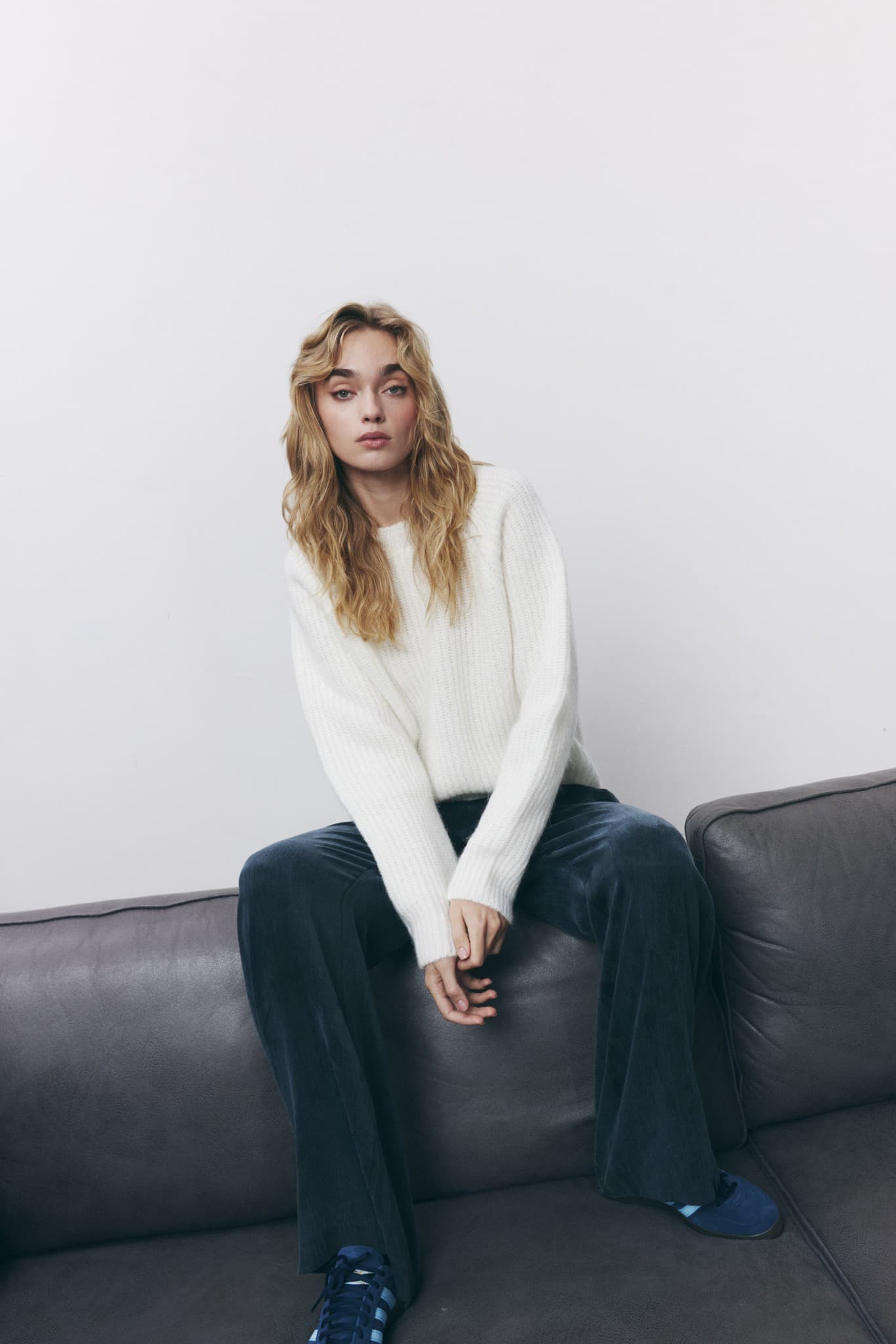 MUSE WHITE SWEATER