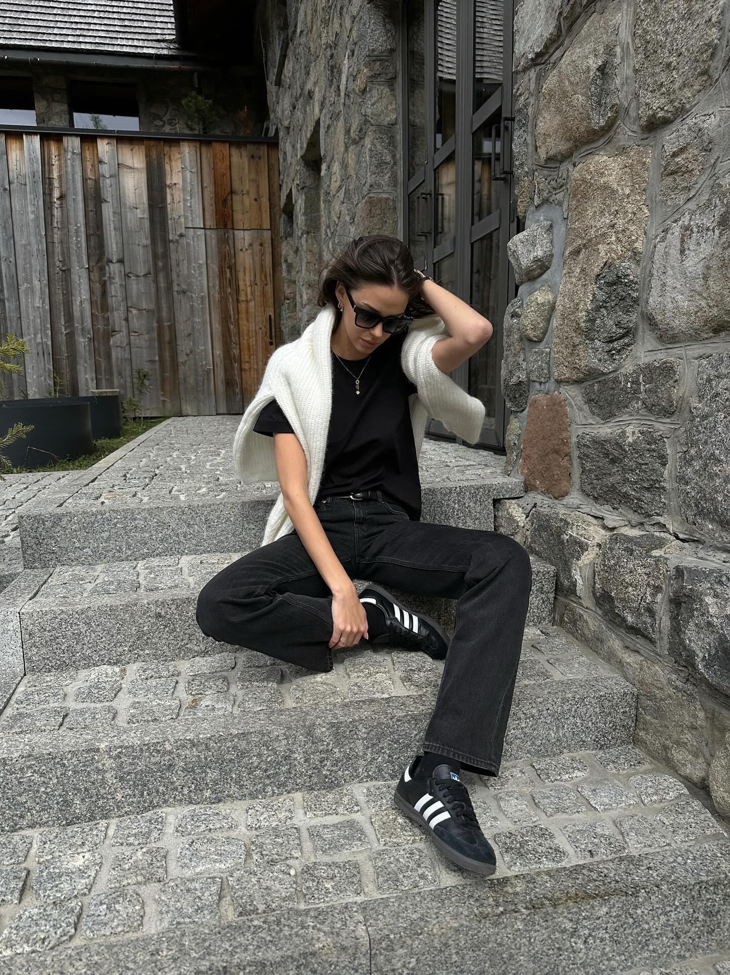 MUSE WHITE SWEATER