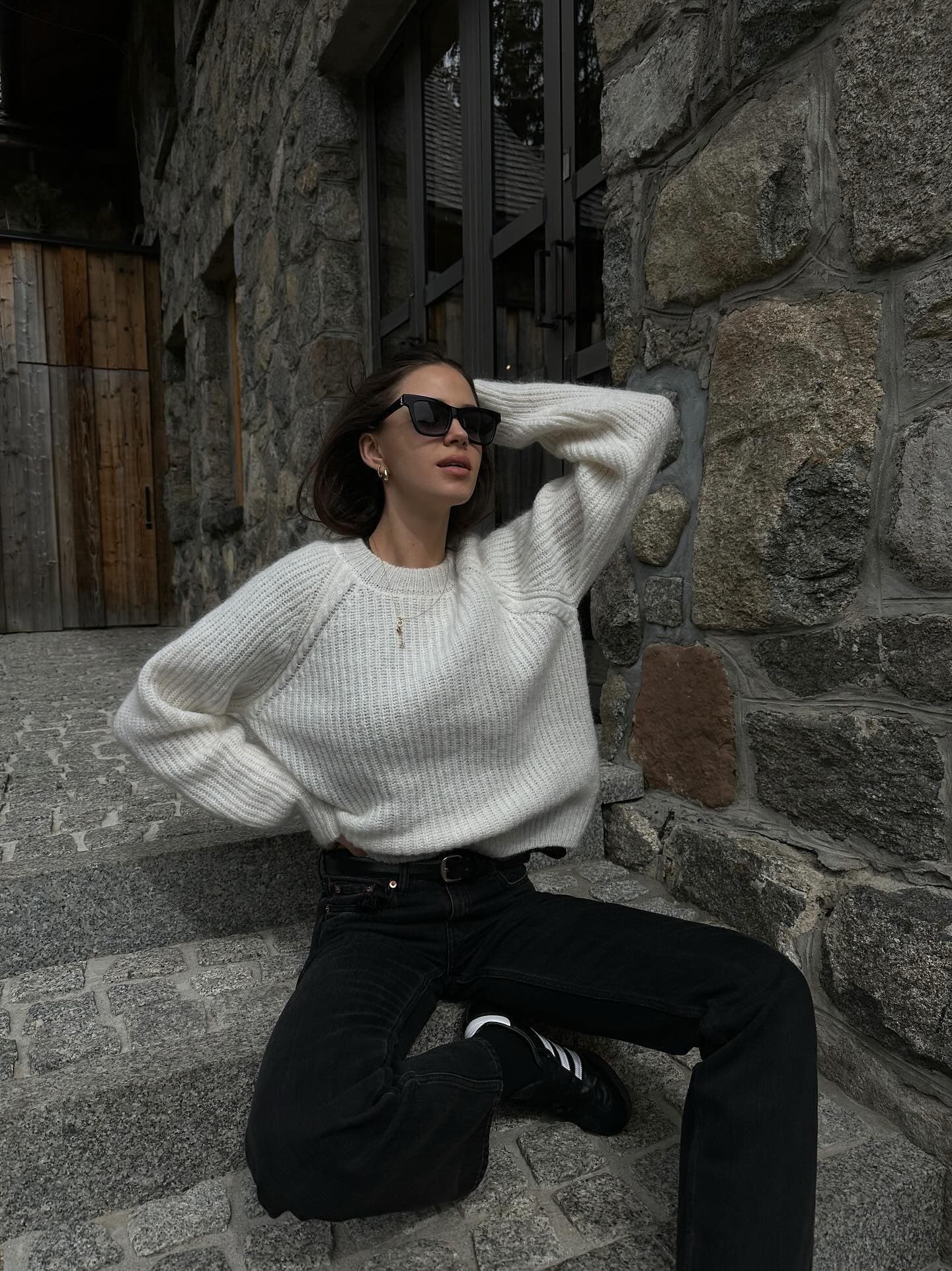 MUSE WHITE SWEATER