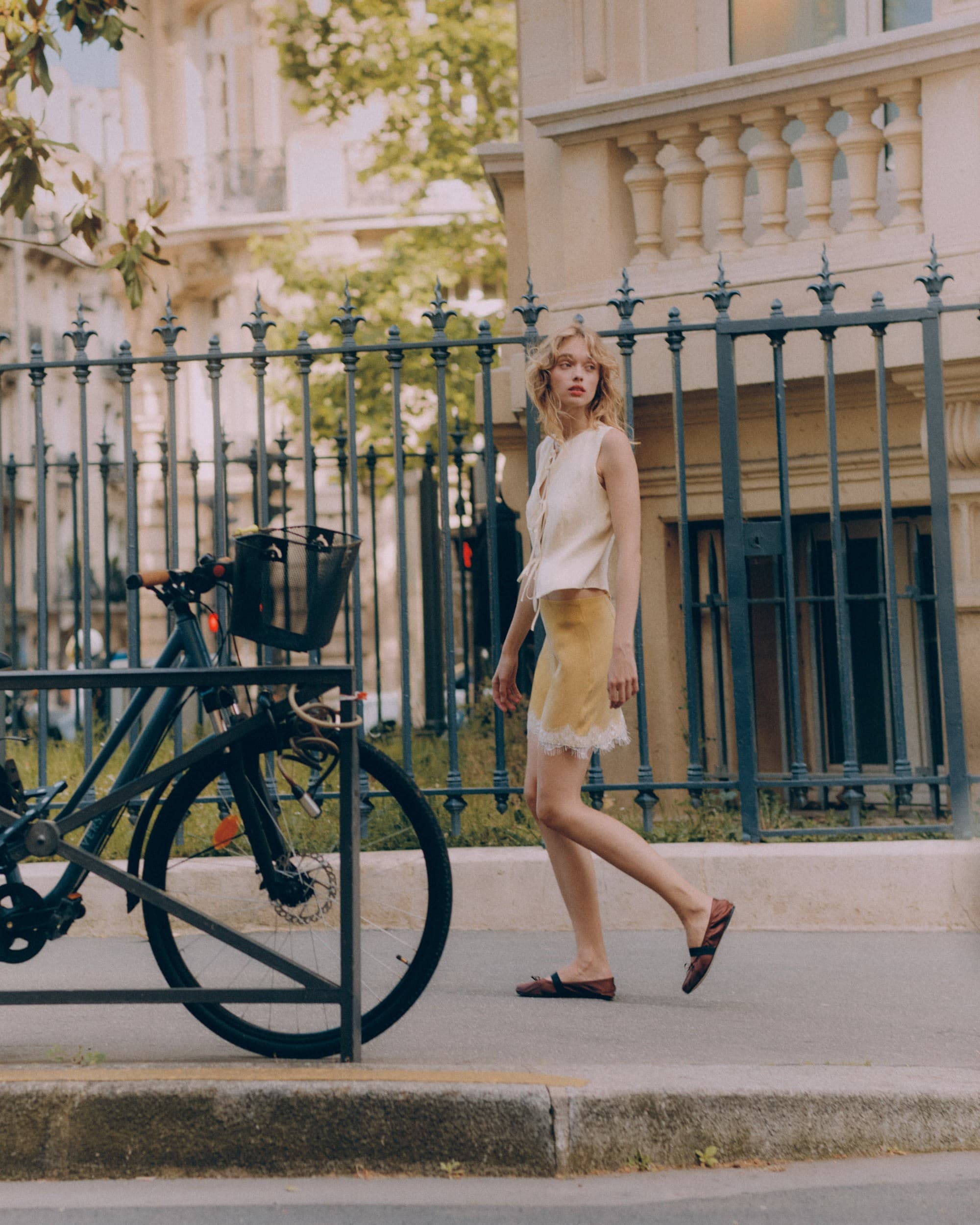 JOLIE LACE SKIRT